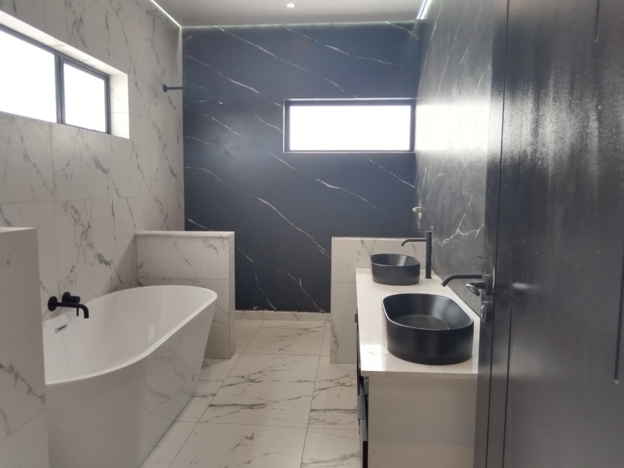 4 Bedroom Property for Sale in Sandown Western Cape